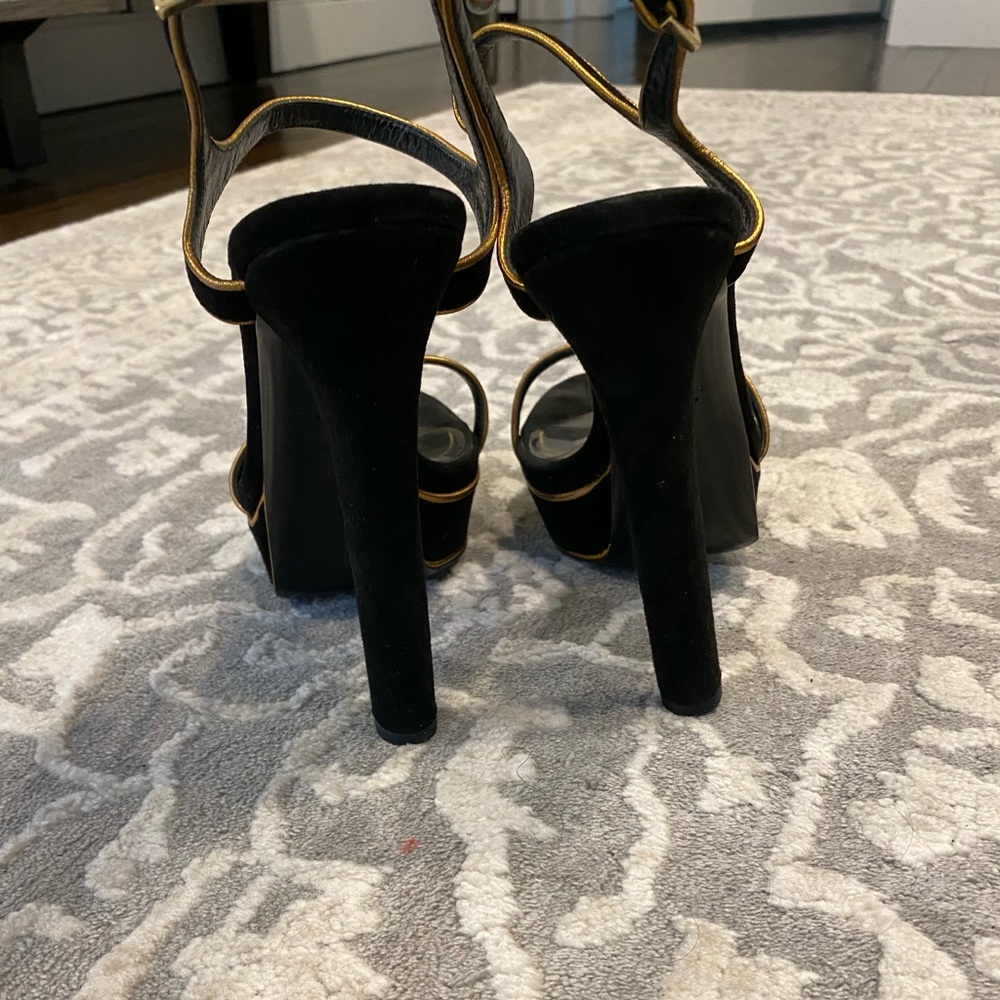 Gucci Black Platform Sandals with Gold Trim - Picture 11 of 13